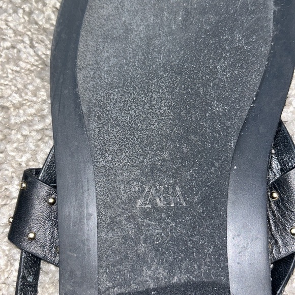 Zara - Studded Flat Leather Sandals - Size 8 (EU 39) - color: black/gold - Picture 3 of 5